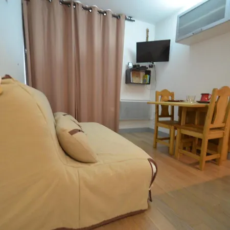Apartment Cosy Pour Couple, Balcon, Proche Pistes - Fr-1-452-146 *